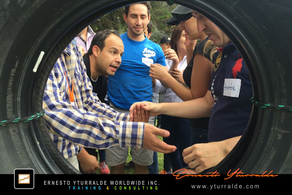 Las actitudes de colaboración y confianza fortalecen la cultura organizacional y el trabajo en equipo
